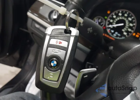 2013 BMW 750I xDrive z USA, uszkodzony, nr VIN WBAYB6C5XDD223942